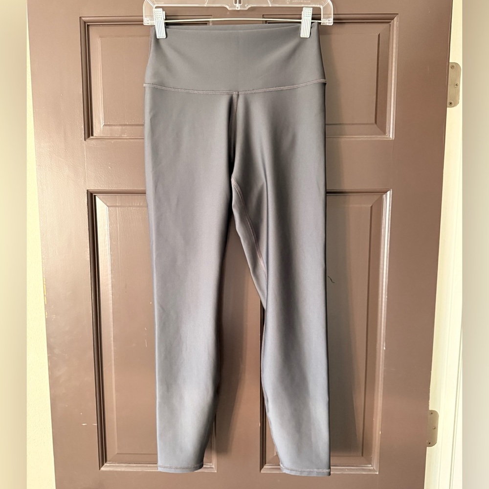 ALO Yoga AirLift High Waist Leggings 7/8th Length Medium Charcoal Gray